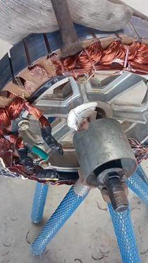 3千瓦電摩無刷電機鑿線中,今天修理這個 直流電機維修 發電機維修